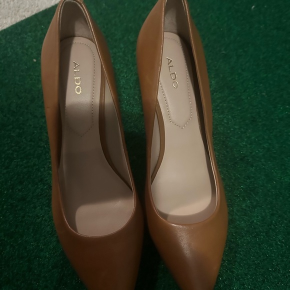 Beautiful shoes - Picture 4 of 5